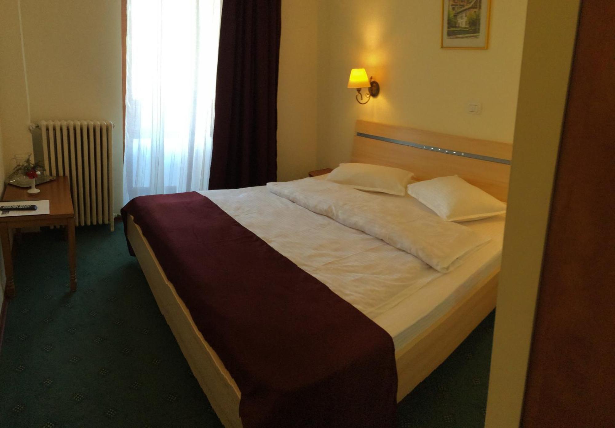 Hotel Bucegi Portile Regatului 페라울레스 객실 사진