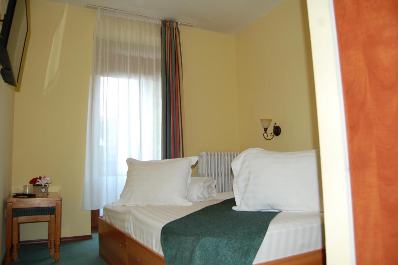 Hotel Bucegi Portile Regatului 페라울레스 외부 사진